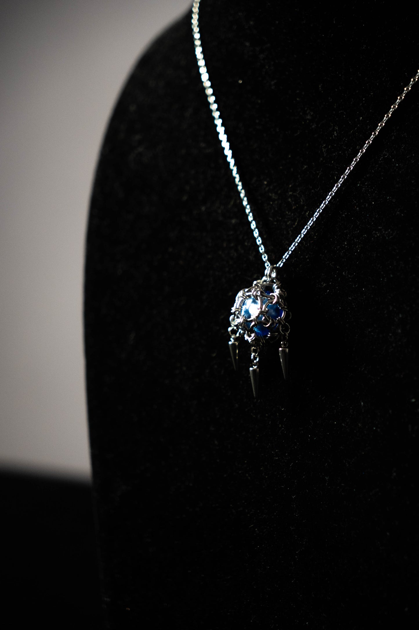 Collier Triple pics Bleu