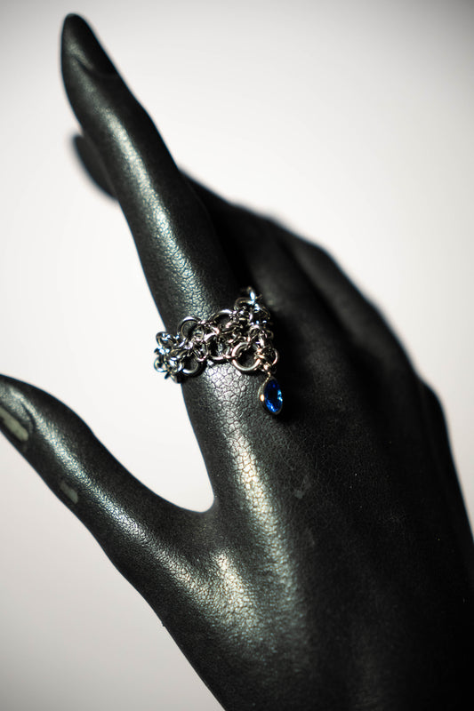 Bague en maille gemme bleue